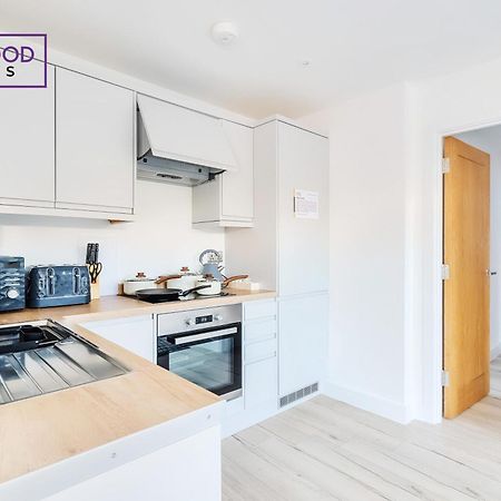 Modern Serviced Apartments For Contractors & Families With Free Parking, Wifi & Netflix By Redwood Stays Basingstoke Kültér fotó