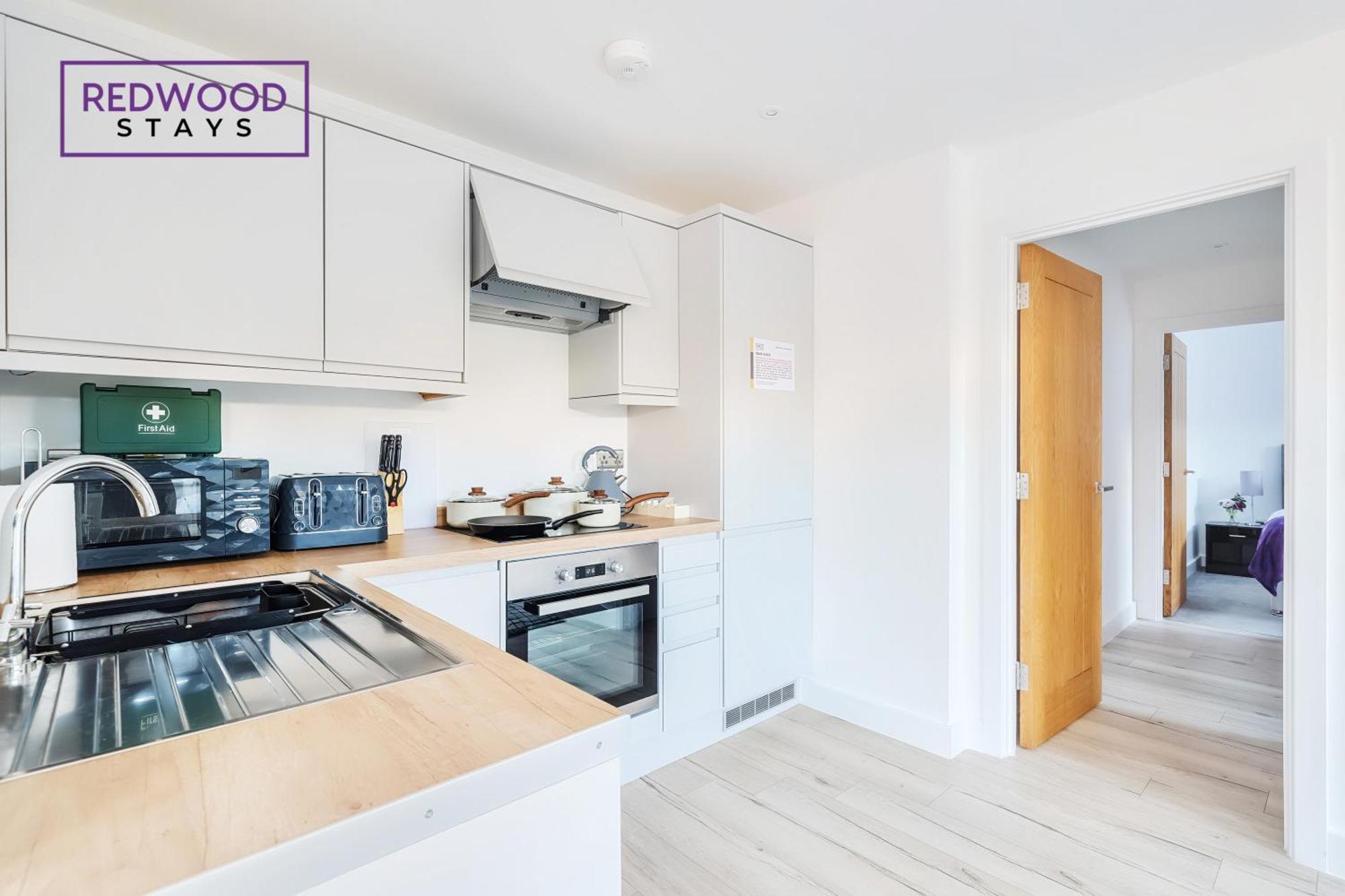 Modern Serviced Apartments For Contractors & Families With Free Parking, Wifi & Netflix By Redwood Stays Basingstoke Kültér fotó