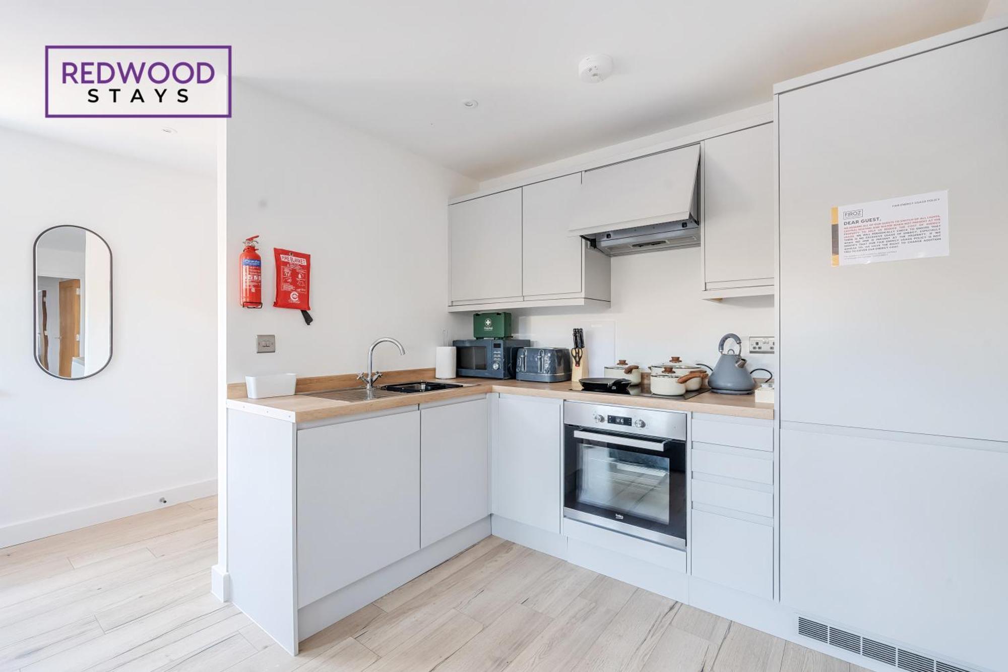 Modern Serviced Apartments For Contractors & Families With Free Parking, Wifi & Netflix By Redwood Stays Basingstoke Kültér fotó