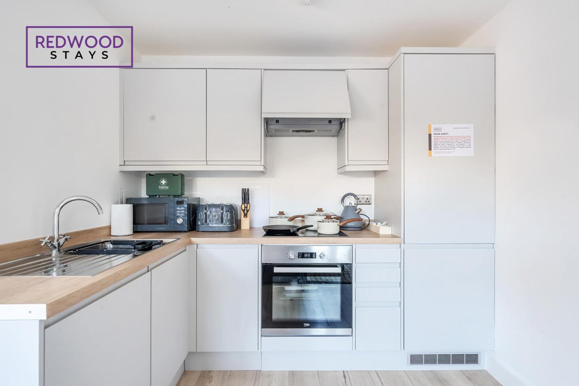 Modern Serviced Apartments For Contractors & Families With Free Parking, Wifi & Netflix By Redwood Stays Basingstoke Kültér fotó