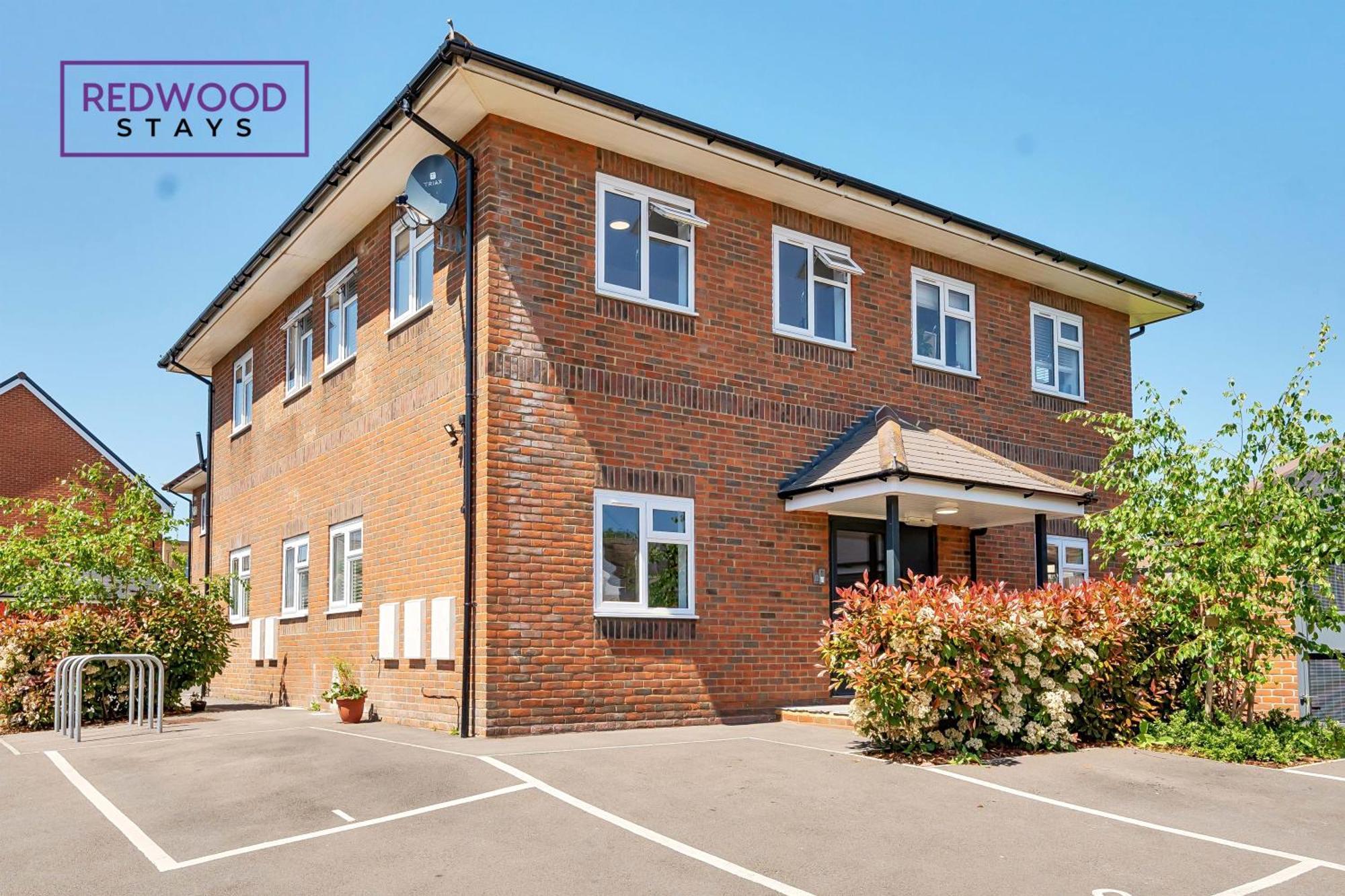 Modern Serviced Apartments For Contractors & Families With Free Parking, Wifi & Netflix By Redwood Stays Basingstoke Kültér fotó