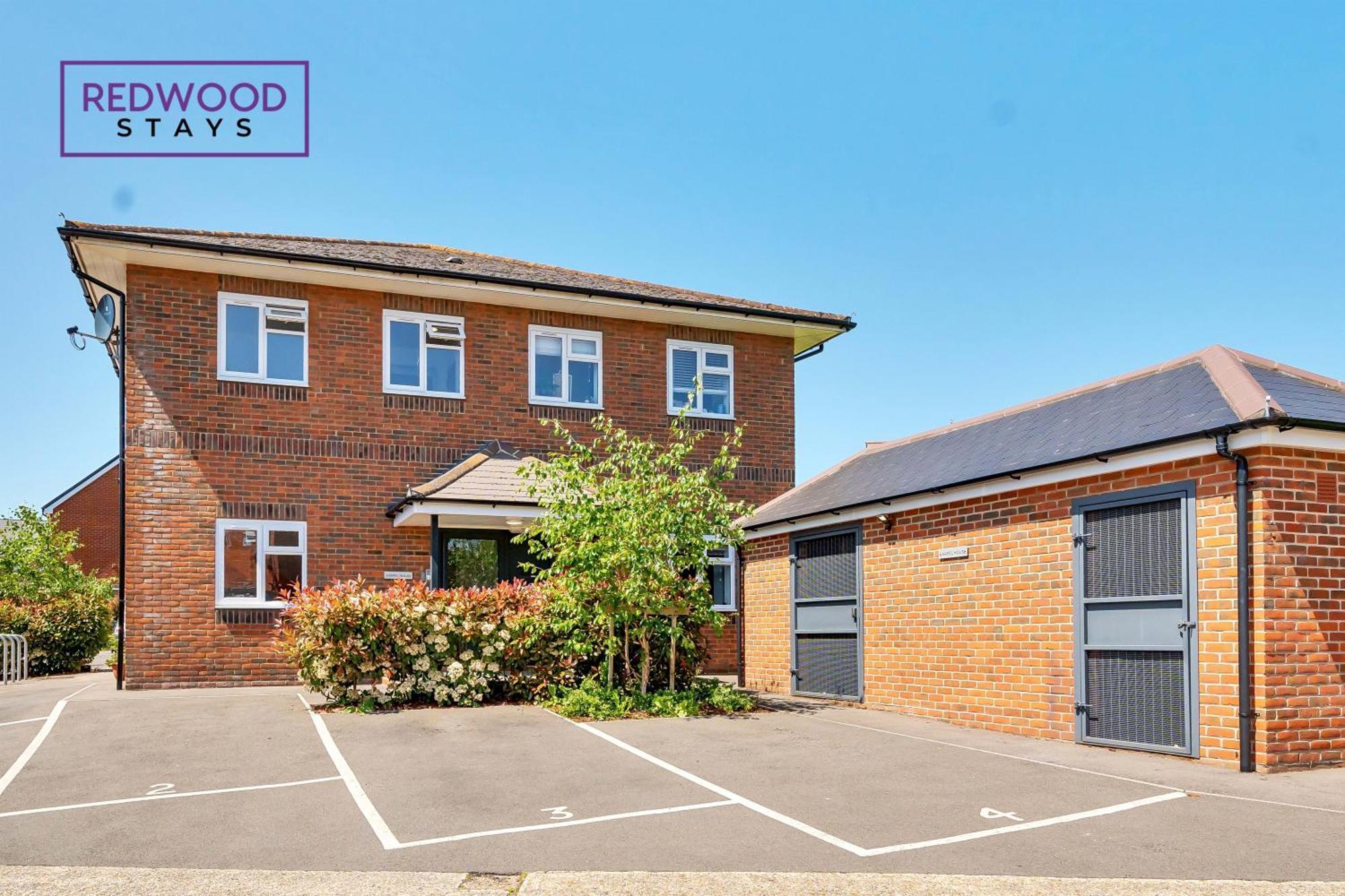 Modern Serviced Apartments For Contractors & Families With Free Parking, Wifi & Netflix By Redwood Stays Basingstoke Kültér fotó