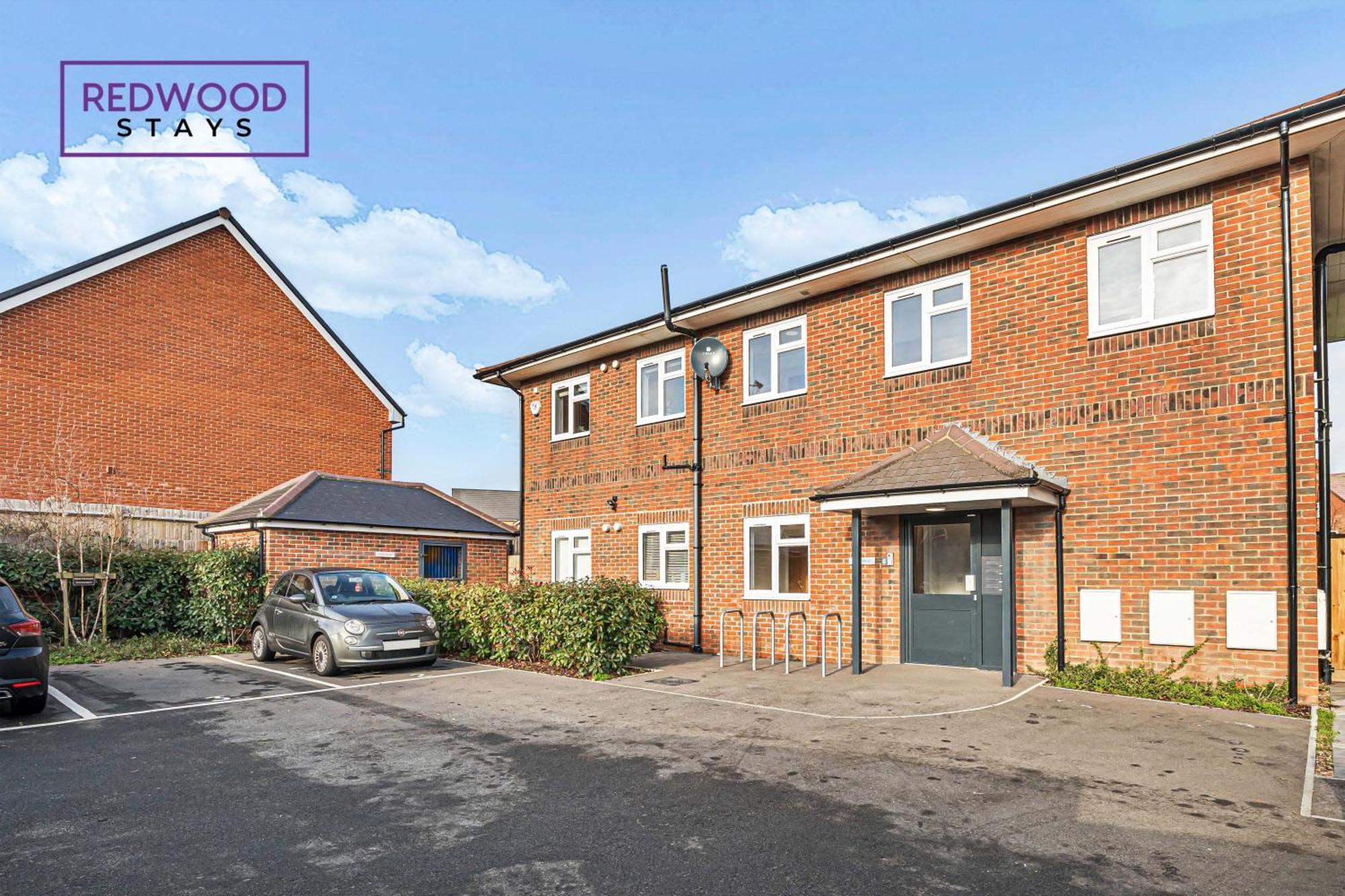 Modern Serviced Apartments For Contractors & Families With Free Parking, Wifi & Netflix By Redwood Stays Basingstoke Kültér fotó