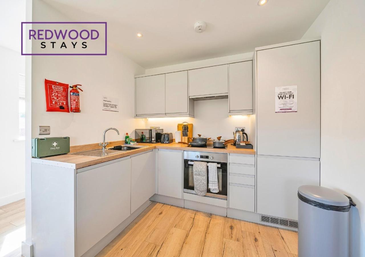 Modern Serviced Apartments For Contractors & Families With Free Parking, Wifi & Netflix By Redwood Stays Basingstoke Kültér fotó