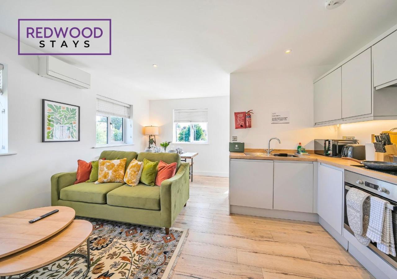 Modern Serviced Apartments For Contractors & Families With Free Parking, Wifi & Netflix By Redwood Stays Basingstoke Kültér fotó